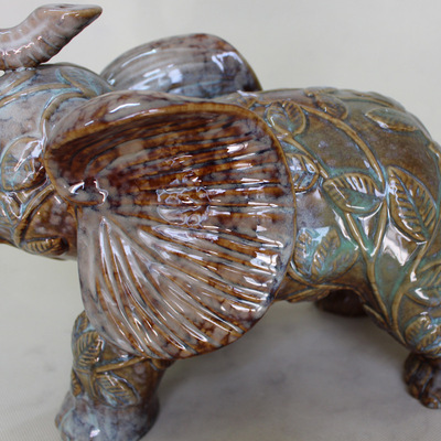 窑变风韵，吉祥镇宅 探寻陶瓷彩绘大象工艺品的艺术与寓意